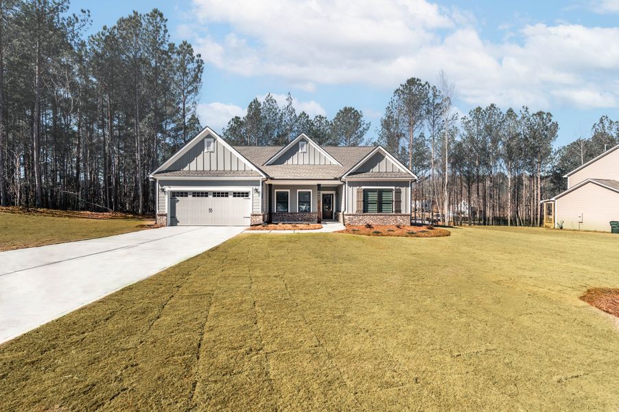 Front exterior of a home in the Red Oak Ridge community, located in Loganville, GA (Image 3).