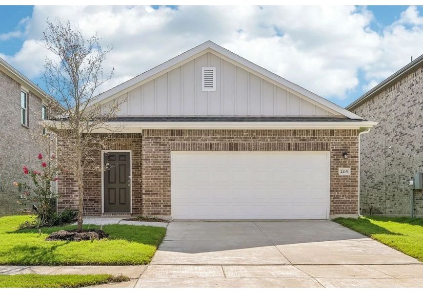 Front exterior of a home in the Meadow Park community, located in Melissa, TX (Image 8).