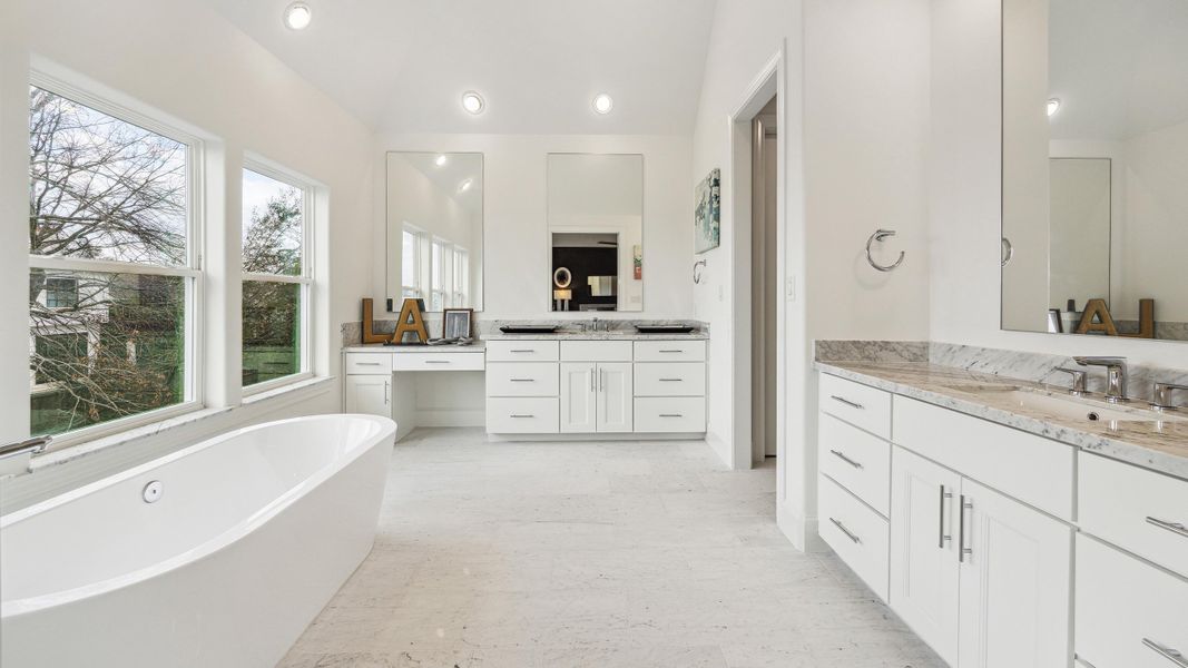 Furnished interior in a model home at Monarch Oaks in Houston (Image 9).