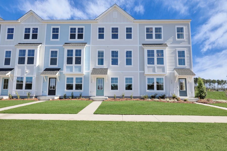 Modern 3 Level Garage Townhomes