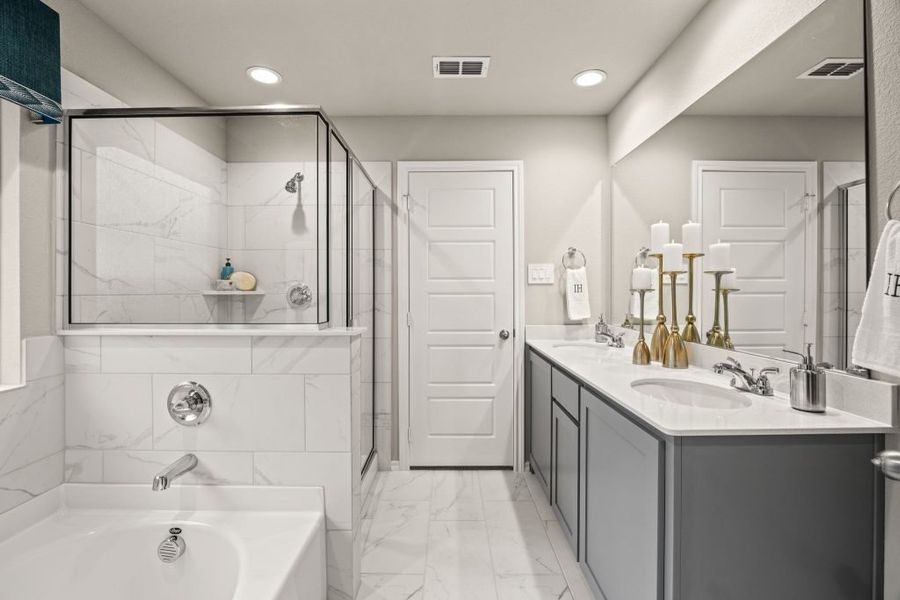 Furnished interior in a model home at Myrtle Creek in Waxahachie (Image 14).