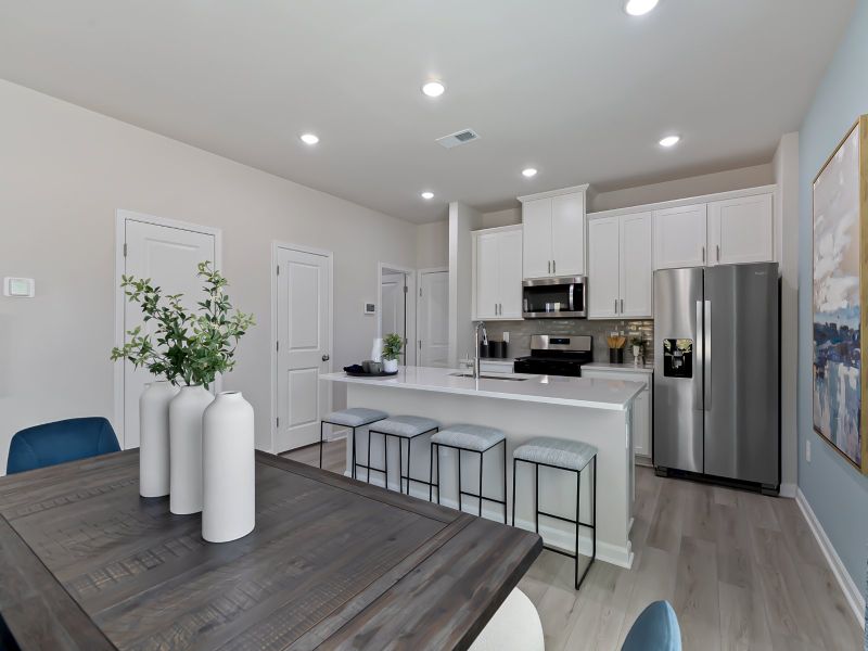 Easily gather for dinner in the Lakewood's dining area.