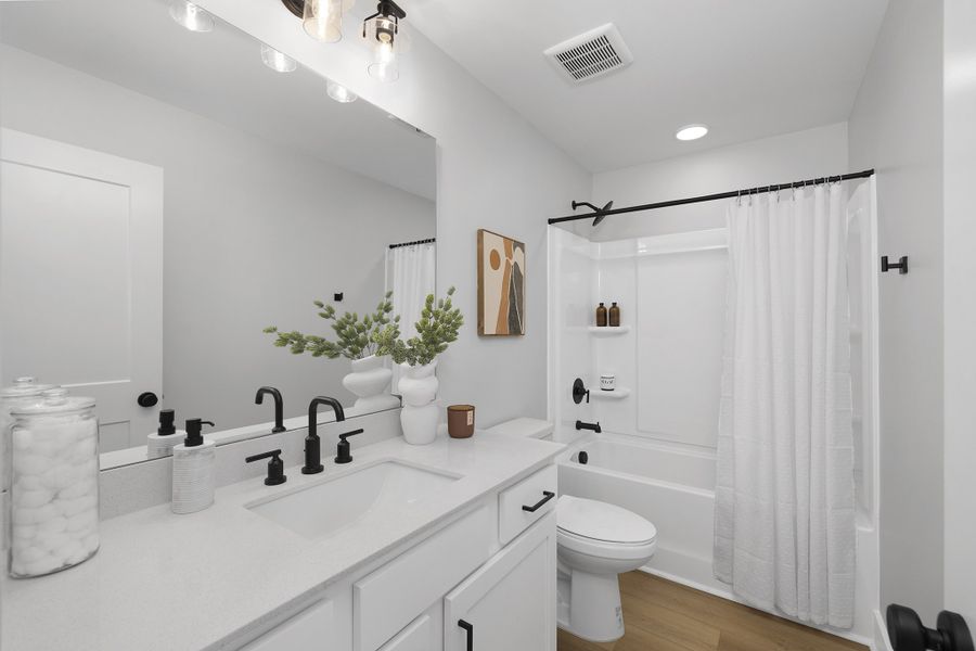 Pomona 2 End Unit - Bath 3