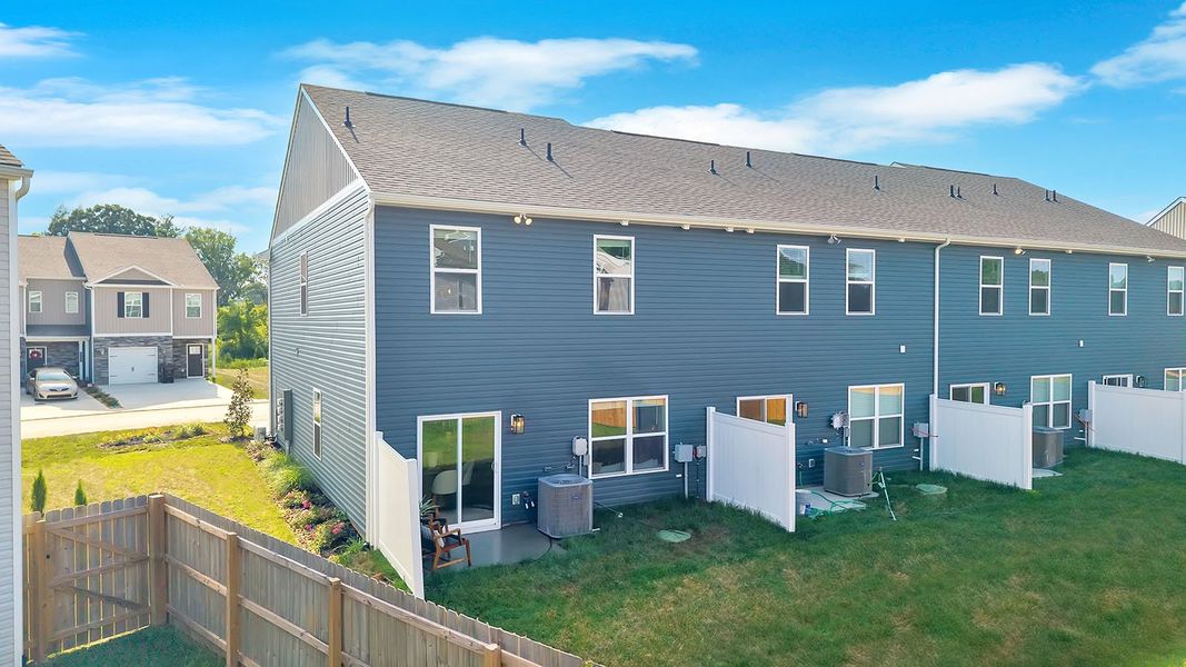 Exterior details of a home in Spring Lake Farms Townhomes, Knoxville (Image 3).