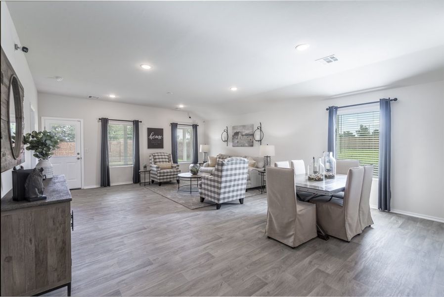 Furnished interior in a model home at Rancho Vista in Corpus Christi (Image 7).