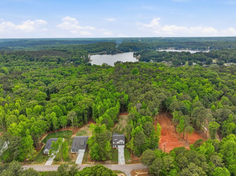 Natural surroundings and green spaces near Broadway Lake in Anderson, SC (Image 49). Natural surroundings and green spaces near Broadway Lake in Anderson, SC (Image 49).