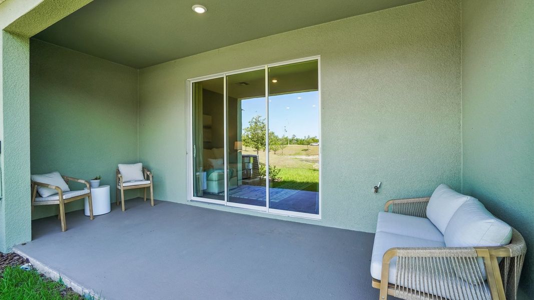 Exterior details of a home in Sanctuary at Citrus Park Townhomes, Tampa (Image 10).