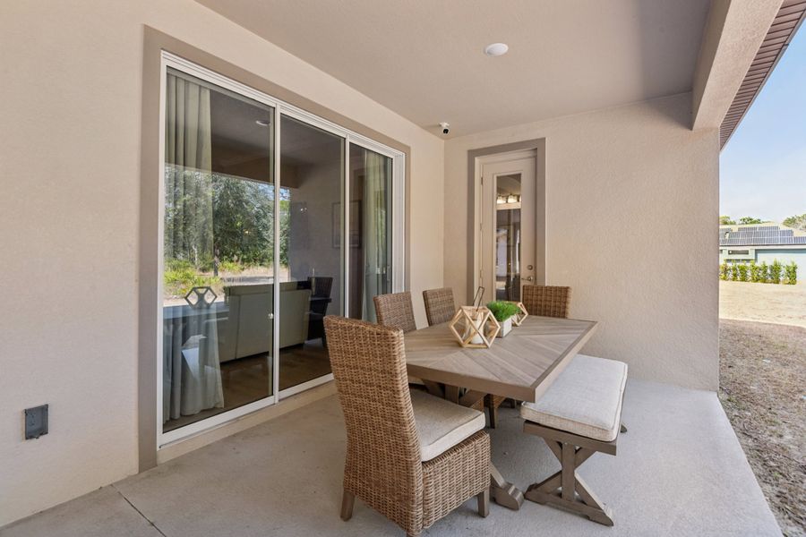 Exterior details of a home in Cape Coral, Cape Coral (Image 3).