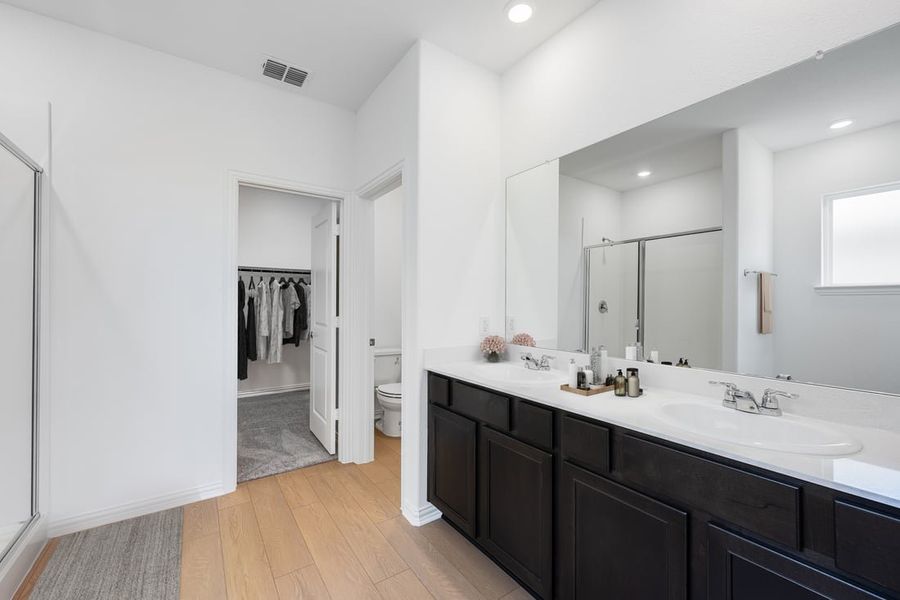Furnished interior in a model home at Madero 50s in Fort Worth (Image 96).