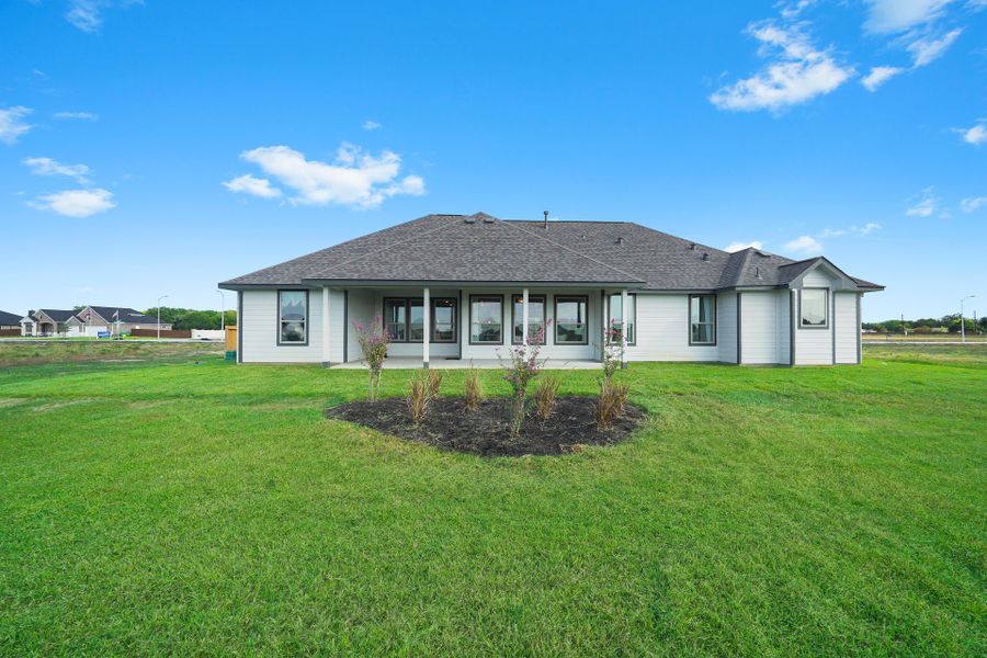 Blue Jays Landing Model Home - Covered Patio Blue Jays Landing Model Home - Covered Patio