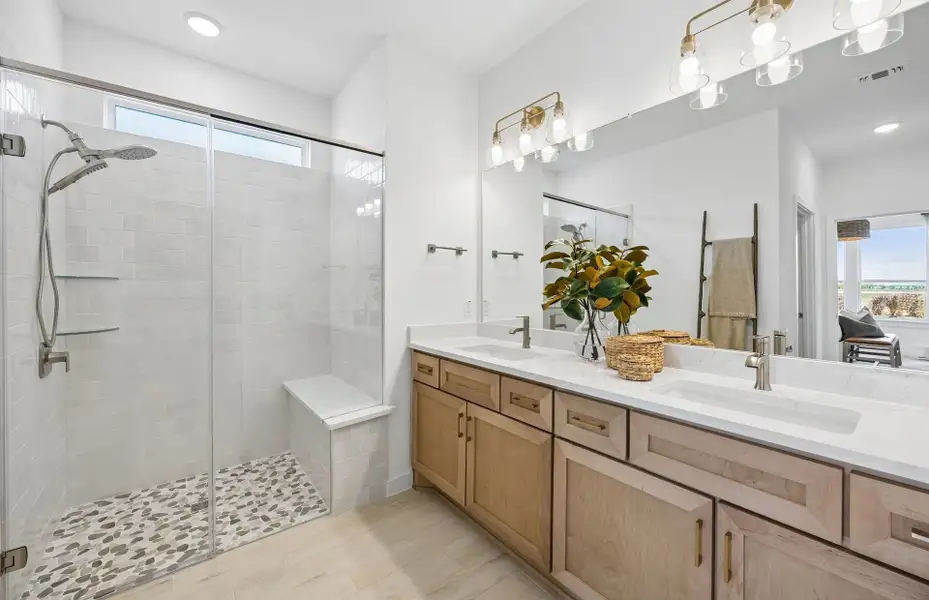 Spacious Owner's Bath Spacious Owner's Bath