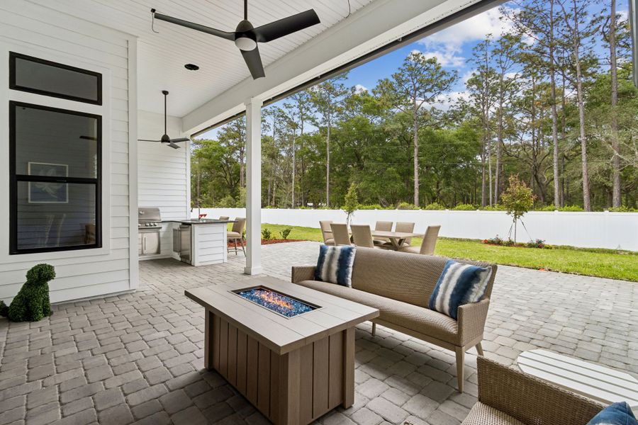 Exterior details of a home in Sandy Bluff, Yulee (Image 7).