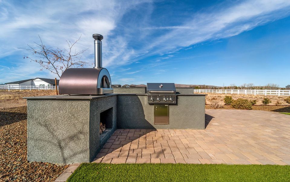 Front exterior of a home in the Heritage Pointe community, located in Chino Valley, AZ (Image 12).