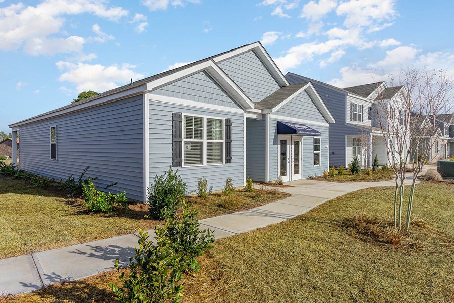Front exterior of a home in the Island Green community, located in Myrtle Beach, SC (Image 15).