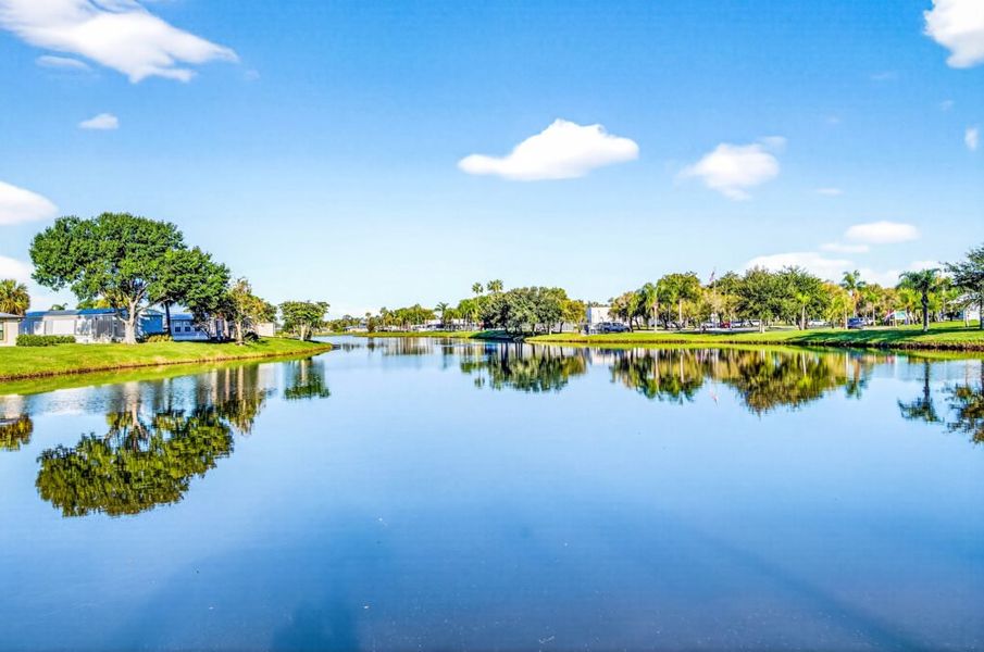 Natural surroundings and green spaces near Spanish Lakes in Port St. Lucie, FL (Image 12).