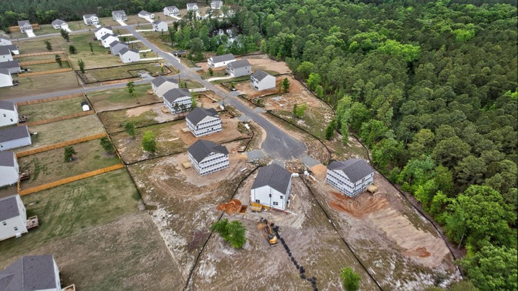Aerial view of the Mason Ridge community in Spring Lake, NC, showing layout and nearby surroundings (Image 12). Aerial view of the Mason Ridge community in Spring Lake, NC, showing layout and nearby surroundings (Image 12).