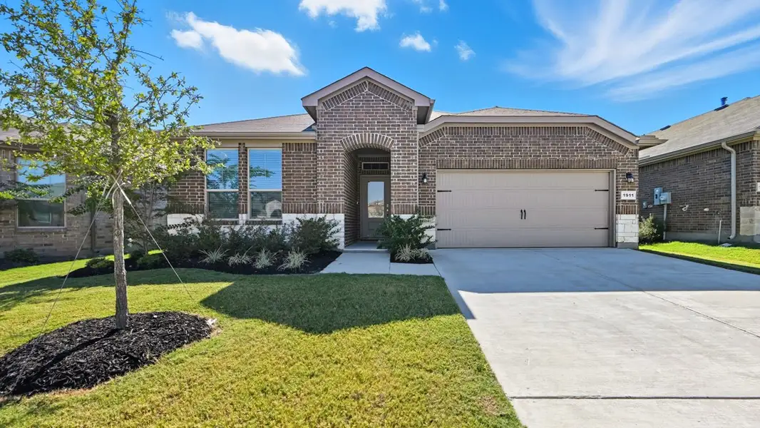 Front exterior of a home in the Legado community, located in Cleburne, TX (Image 4).