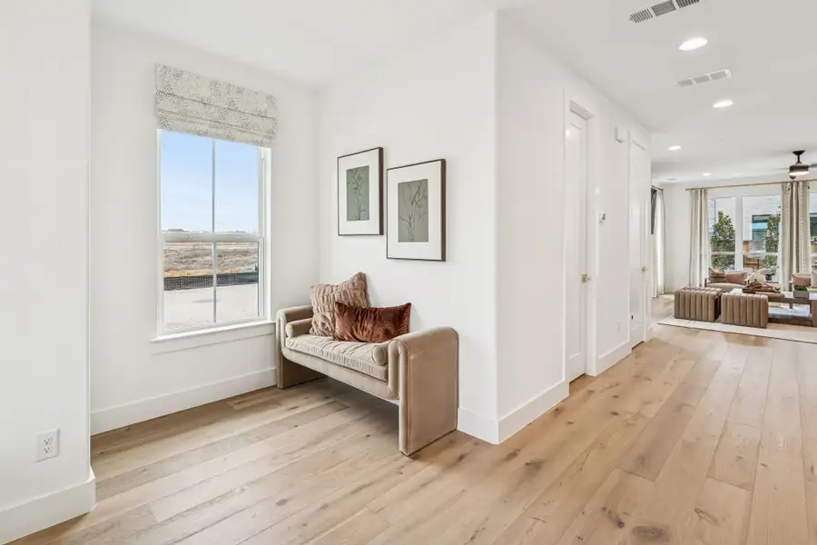 Mustang Lakes Villas Model Interior Entry – Celina TX