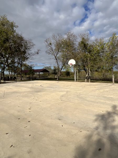 Community amenity available to residents of Sunset Oaks in Maxwell (Image 1).