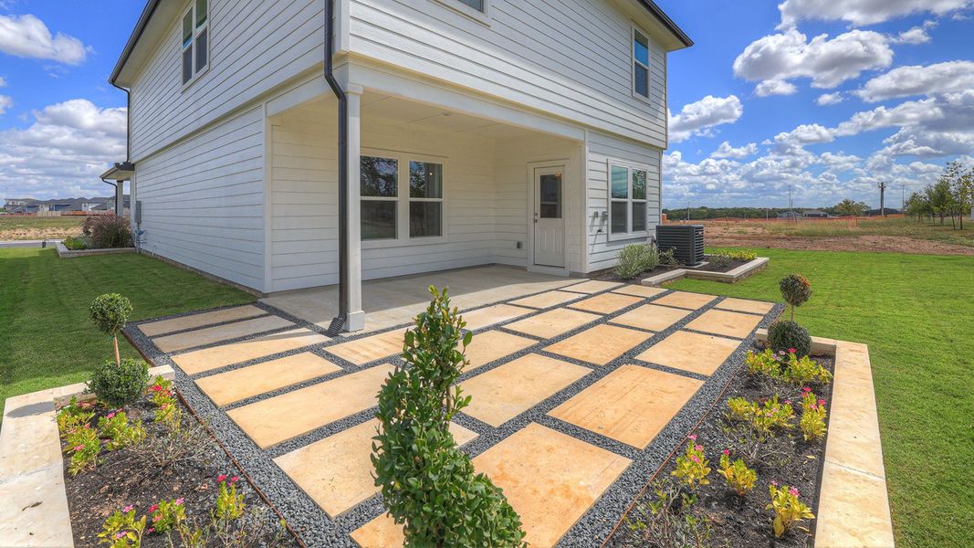 Exterior details of a home in Paramount, Kyle (Image 4).
