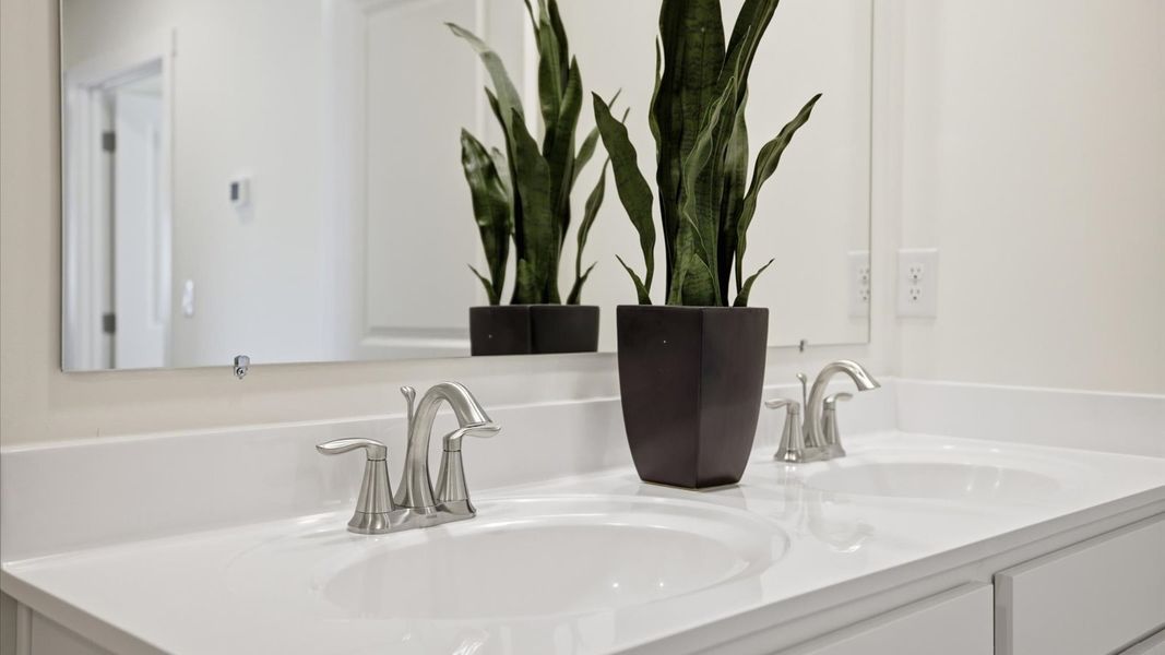 Close-up of interior finishes in a home at Oak Hill, Vonore (Image 35).