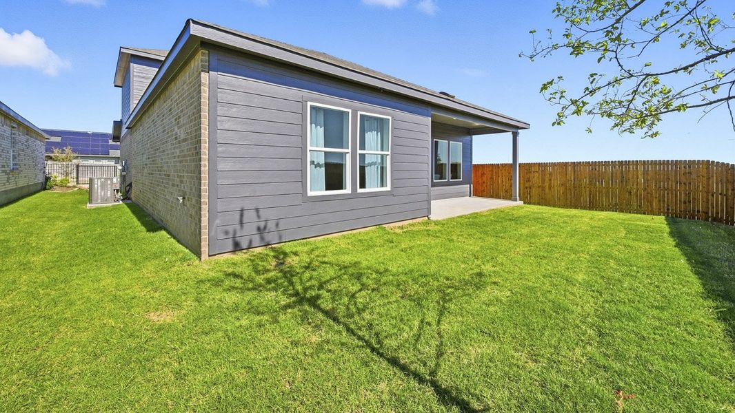 Exterior details of a home in Sweetwater Springs, Sherman (Image 2).