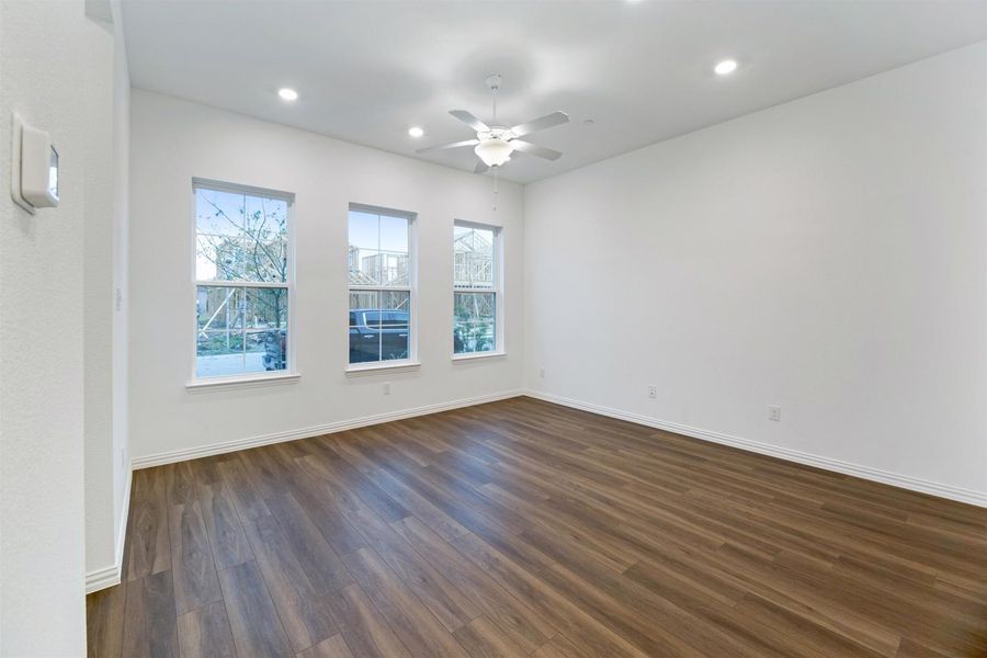 Image 79 of the Legends Crossing - Bungalows community in Irving, TX.