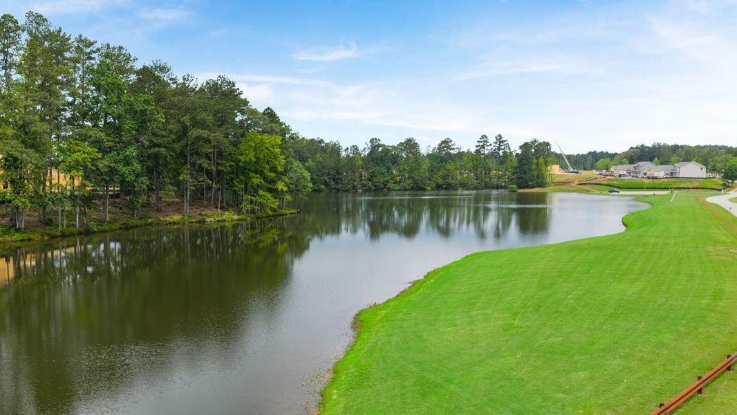 Natural surroundings and green spaces near Fairway 17 at Mirror Lake in Villa Rica, GA (Image 58).