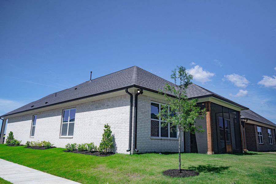 Front exterior of a home in the Amherst community, located in Cordova, TN (Image 20).