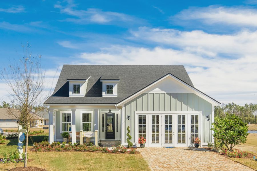 Front exterior of a home in the Amelia National Country Club community, located in Fernandina Beach, FL (Image 17).