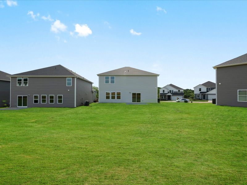 Exterior details of a home in Chatham Forest, Duncan (Image 3).