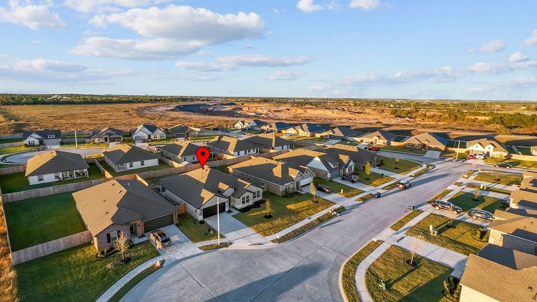 Aerial view of the Marlow Lake community in Texas City, TX, showing layout and nearby surroundings (Image 1). Aerial view of the Marlow Lake community in Texas City, TX, showing layout and nearby surroundings (Image 1).