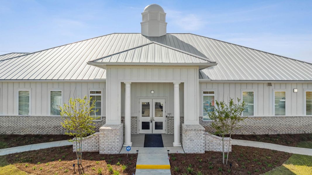 Exterior details of a home in Liberty, Panama City (Image 5).