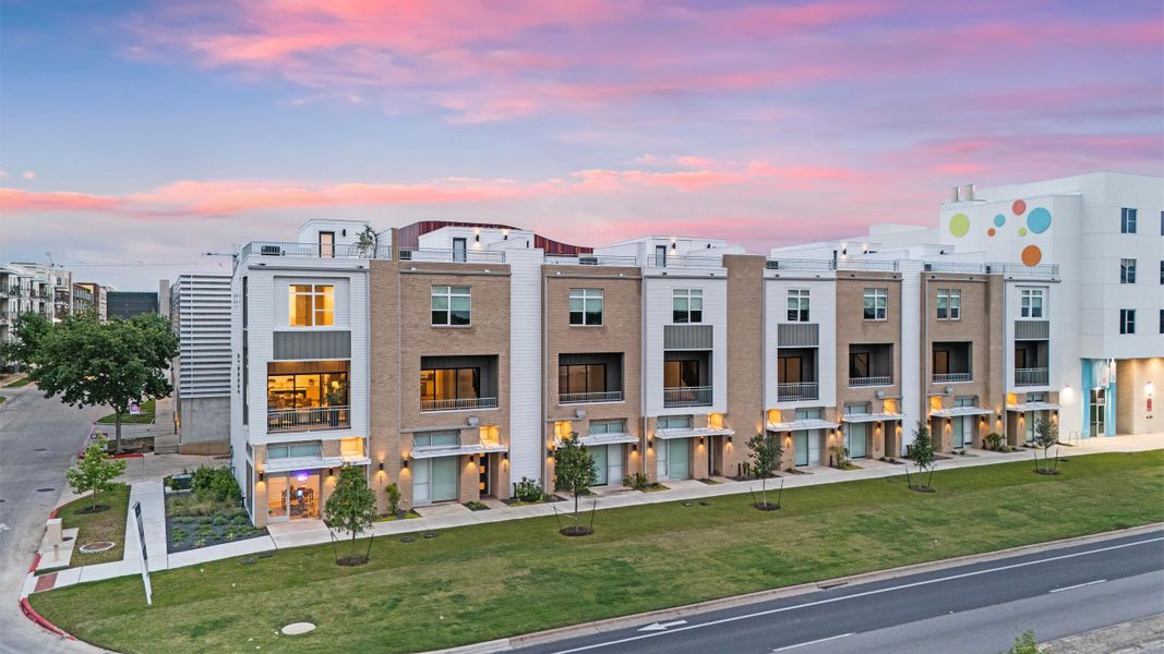 Condo located in MUELLER EIGHT LIVE WORK COLLECTION, Austin, highlighting architectural design (Image 5). Condo located in MUELLER EIGHT LIVE WORK COLLECTION, Austin, highlighting architectural design (Image 5).