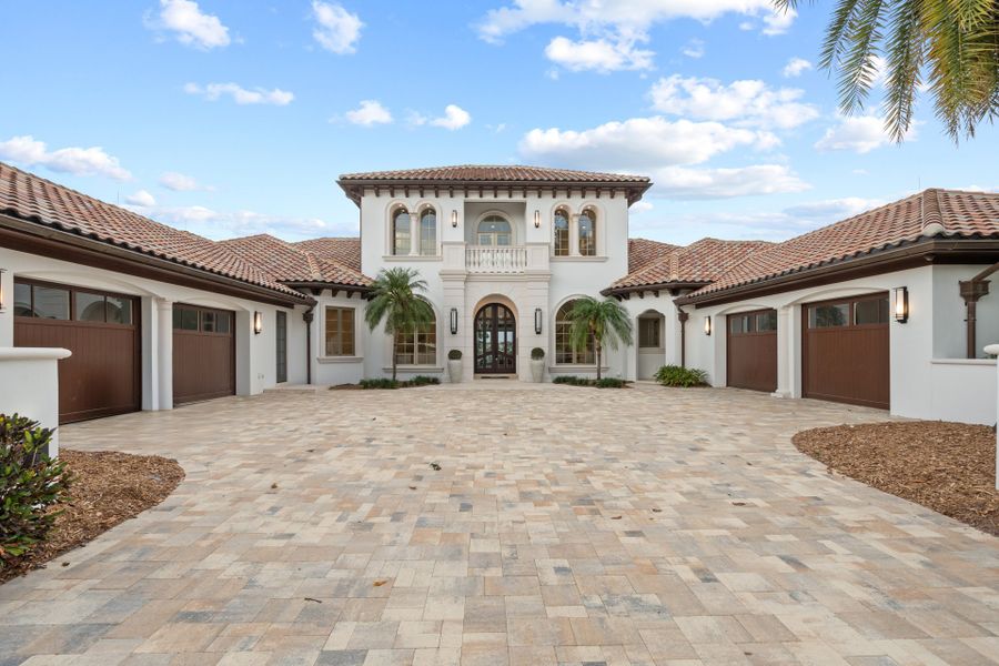 Front exterior of a home in the Independence - Horizon West community, located in Winter Garden, FL (Image 15).