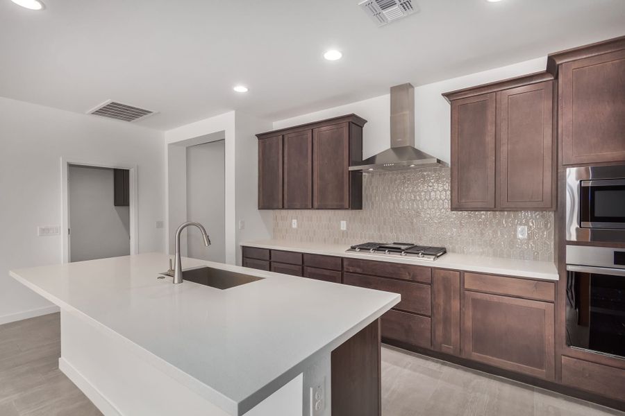 Lot 51 | Kitchen | Ventana | Vidrio at Estrella | New Homes in Goodyear, AZ | Landsea Homes