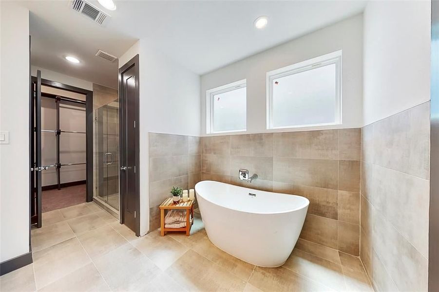 Furnished interior in a model home at Edwards in The Woodlands (Image 6).