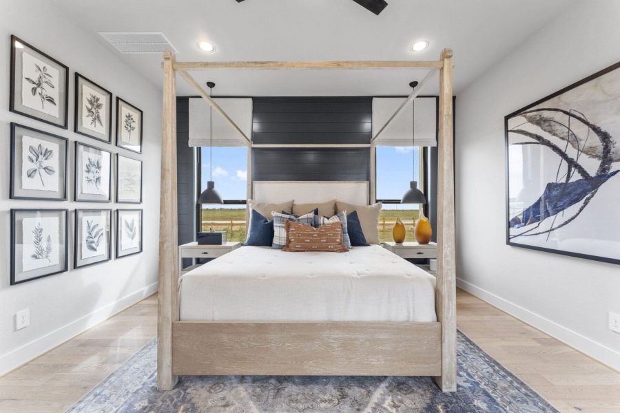 Furnished interior in a model home at Lakeview 100’s in Waller (Image 5).