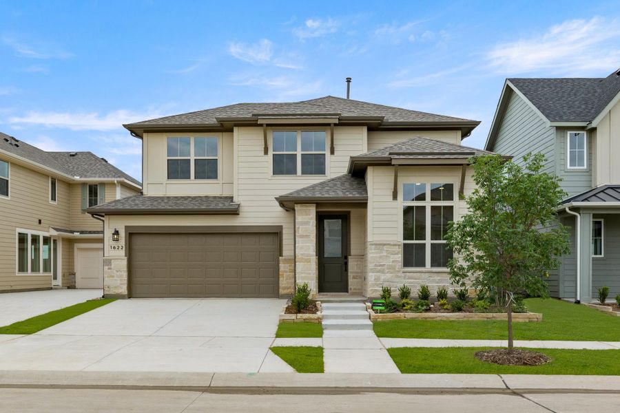 Front exterior of a home in the Harvest 40s community, located in Argyle, TX (Image 15).