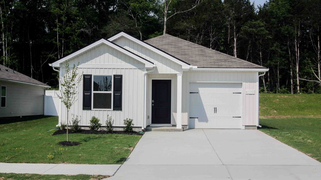Front exterior of a home in the Saddle Trace community, located in Lewisburg, TN (Image 1).