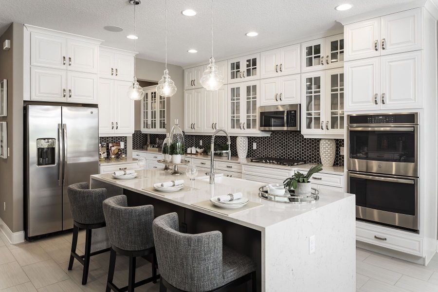 Image 38 of the Hull Island at Oakland community in Oakland, FL.