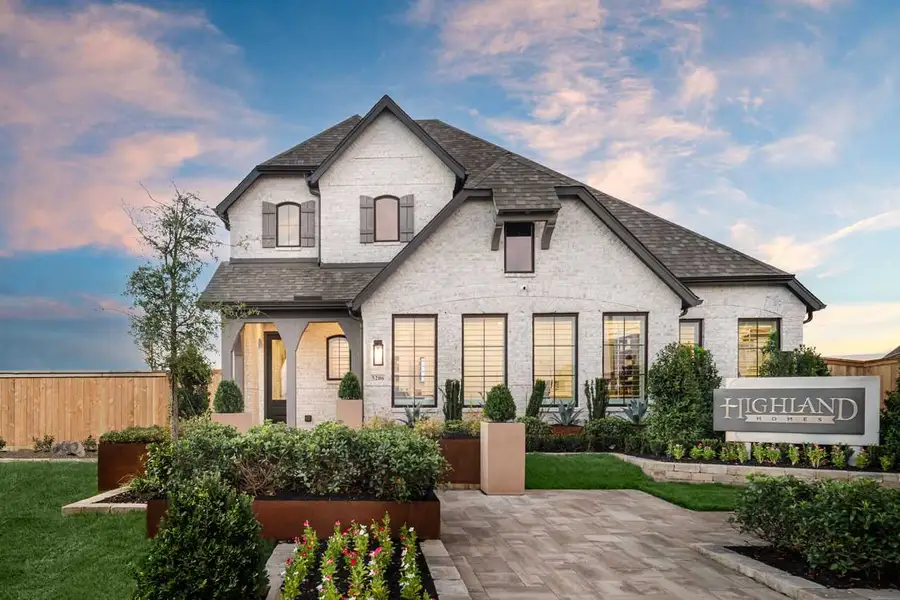 Front exterior of a home in the Brookewater community, located in Rosenberg, TX (Image 2).