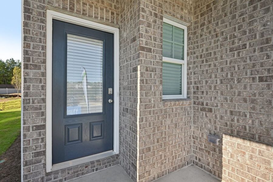 Exterior details of a home in Chastain Heights, Woodstock (Image 4).