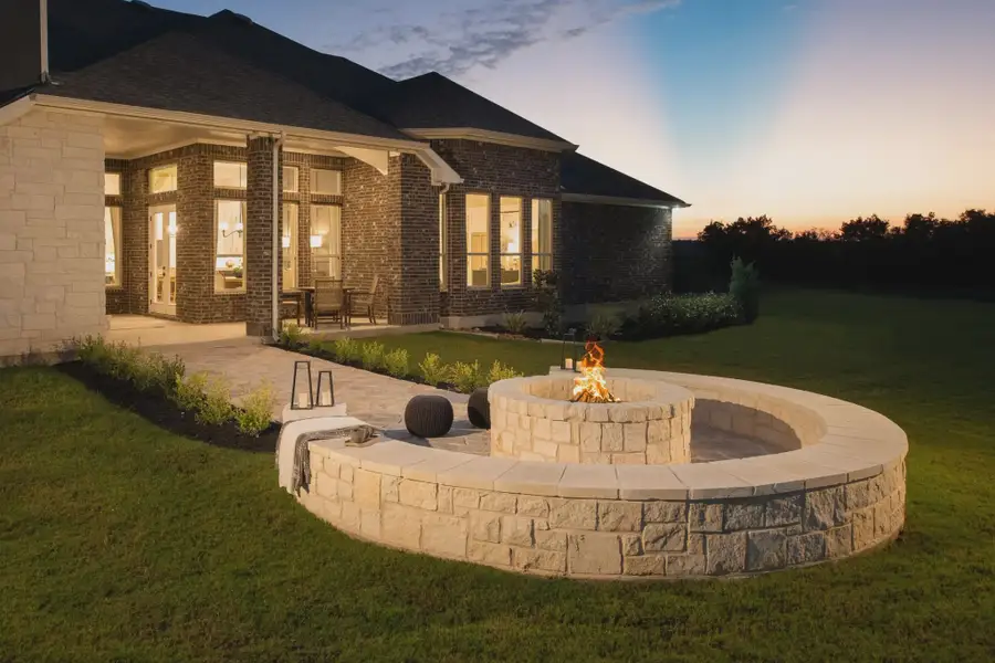 Exterior details of a home in Waldsanger, New Braunfels (Image 3).