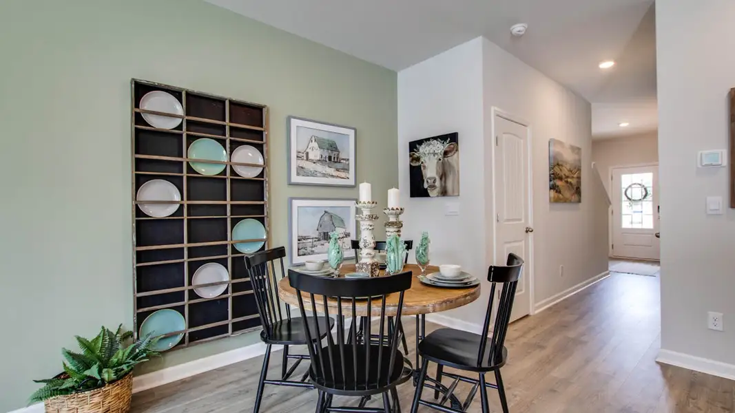 Furnished interior in a model home at Woodbridge Glen Townhomes in Lebanon (Image 8).