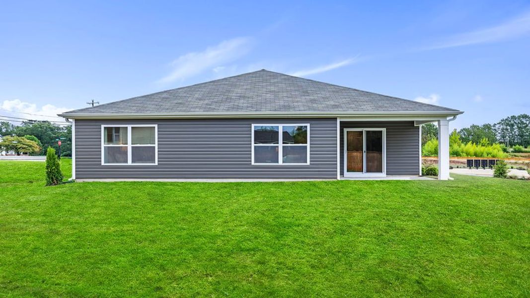 Exterior details of a home in Cascade Point, Seneca (Image 4).