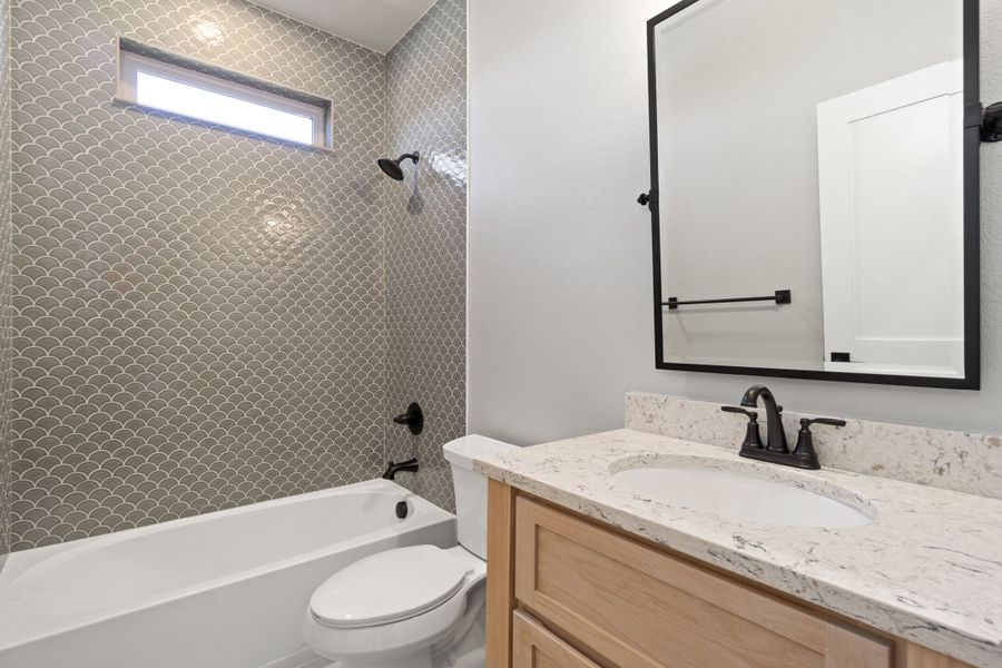 The Aurora Highlands,80019