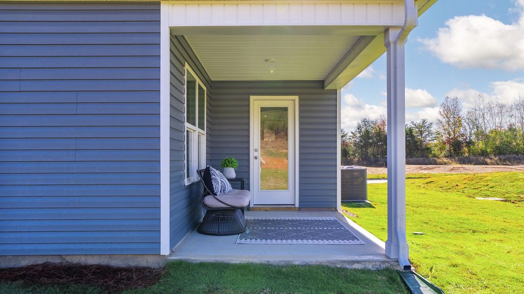 Exterior details of a home in Owensby Farms, Dayton (Image 3).