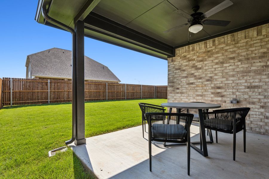 Exterior details of a home in Summer Crest, Fort Worth (Image 4).