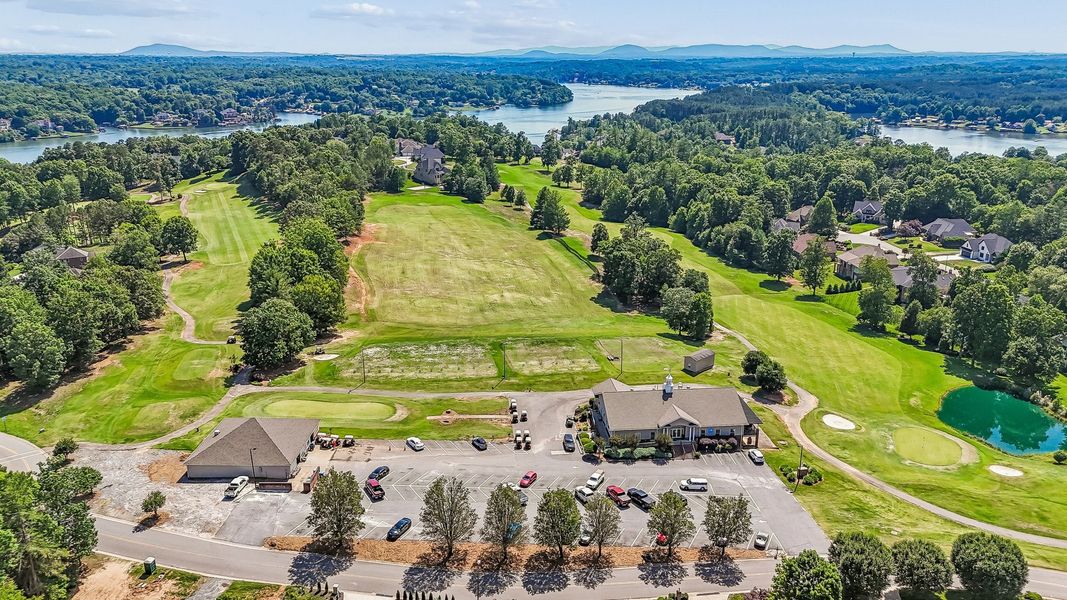 Community amenity available to residents of Esplanade at Lake Hickory in Taylorsville (Image 4).